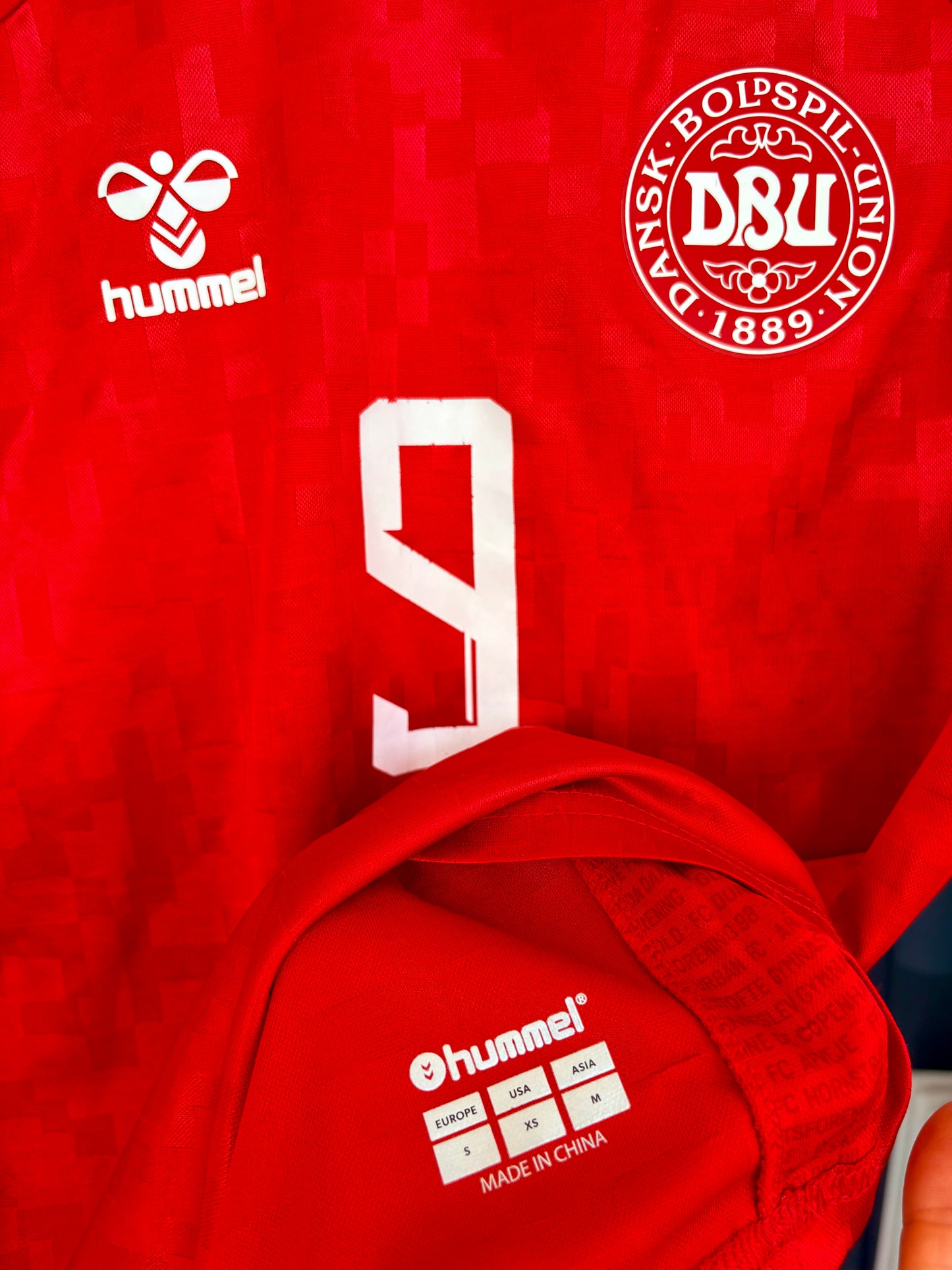 Danmark DBU fodboldtrøje Højlund 2024