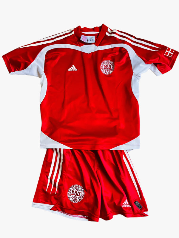 DBU Danmark fodboldtrøje + shorts - 2004