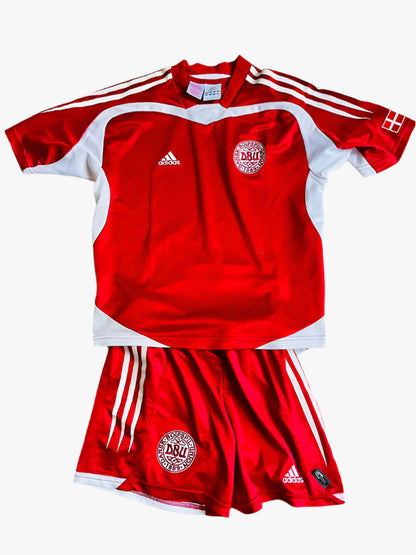 DBU Danmark fodboldtrøje + shorts - 2004