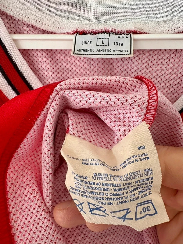 Michael Jordan #23 Chicago Bulls – NBA