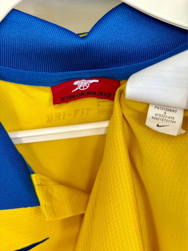 Arsenal footballshirt 2012