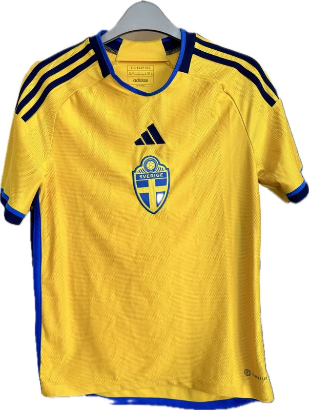 Sveriges landshold fodboldtrøje 2022 – Adidas, str. 14 år / 164 cm