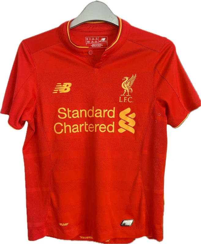 Liverpool fodboldtrøje 2016 – New Balance, str. 9 år / 134 cm